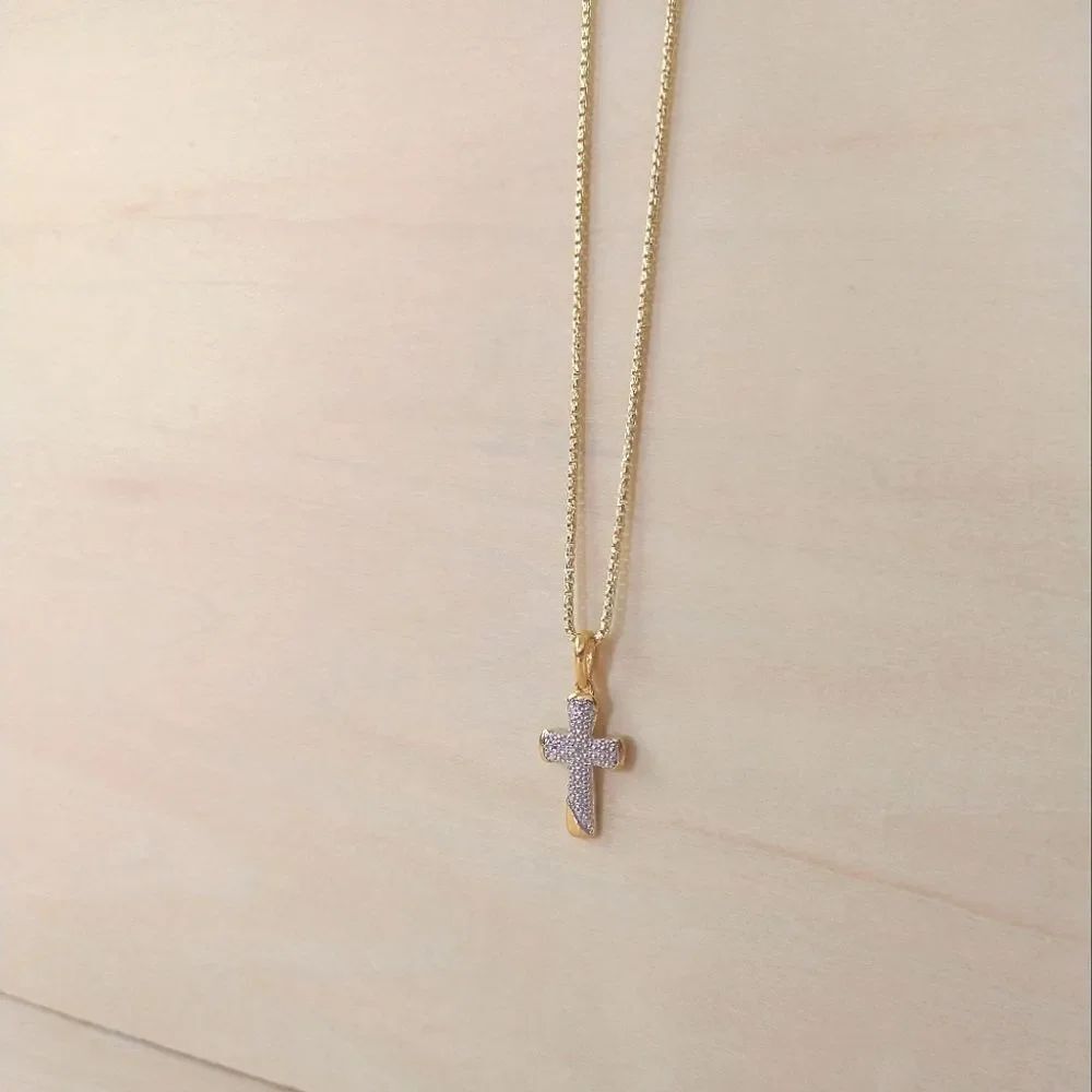 Cross Pendant on 20" Chain - Picture 6 of 7